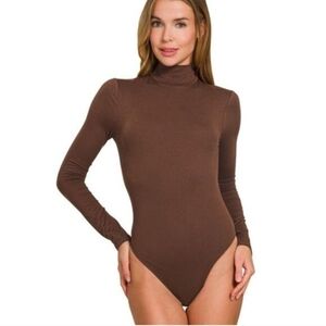 NWOT Zenana Mock Neck Long Sleeve Bodysuit Size Medium